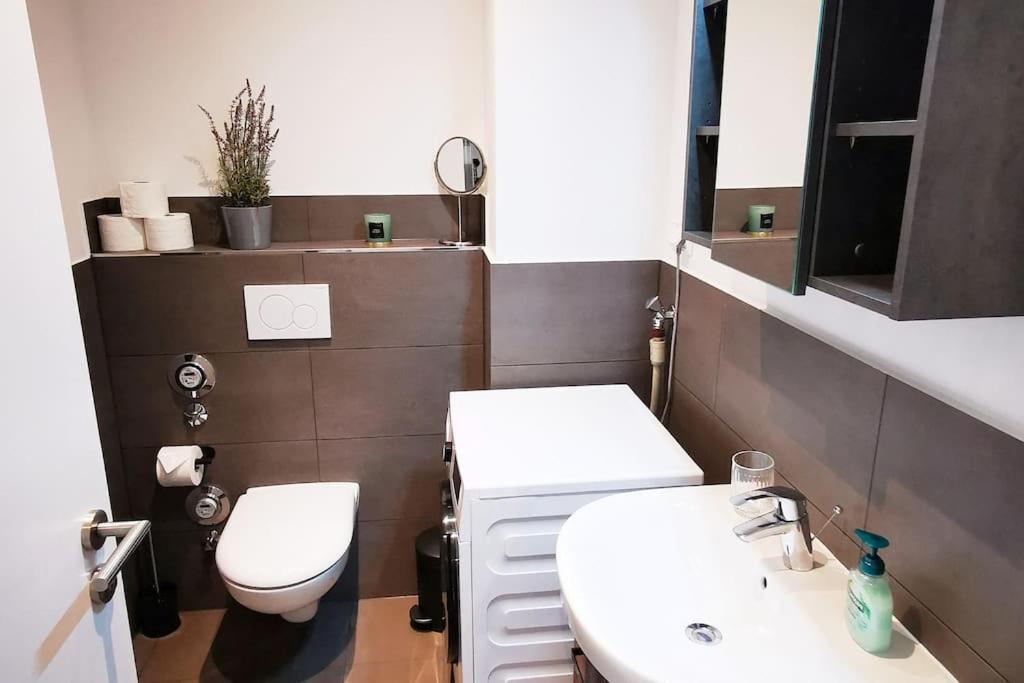 Hh 03 By Rockchair - Superhost Status - Modernes Apartment Mit Sonnigem Balkon & Premium Boxspringbetten In Winterhude - Hamburg Top Geheimtipp المظهر الخارجي الصورة