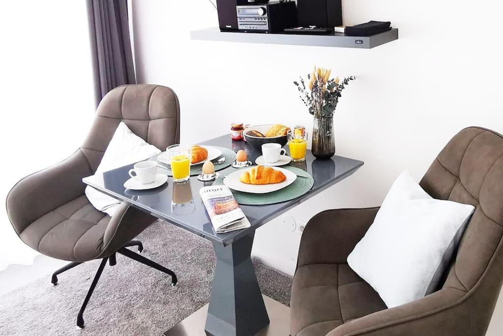 Hh 03 By Rockchair - Superhost Status - Modernes Apartment Mit Sonnigem Balkon & Premium Boxspringbetten In Winterhude - Hamburg Top Geheimtipp المظهر الخارجي الصورة