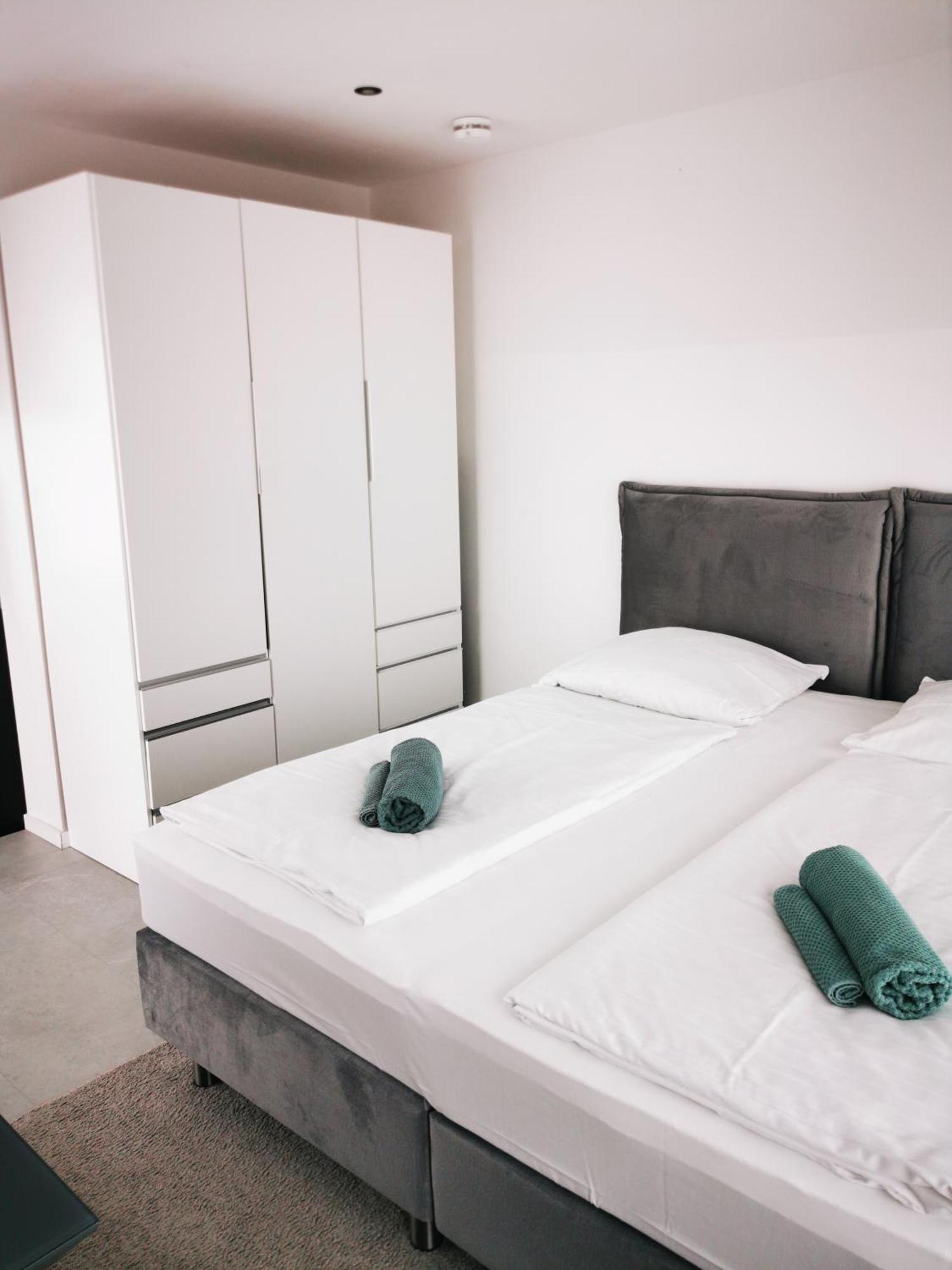 Hh 03 By Rockchair - Superhost Status - Modernes Apartment Mit Sonnigem Balkon & Premium Boxspringbetten In Winterhude - Hamburg Top Geheimtipp المظهر الخارجي الصورة
